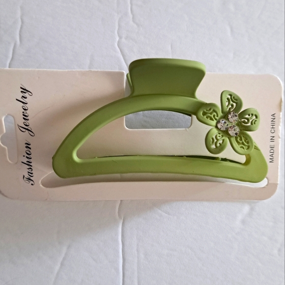Fashion Jewelry Green 14 Claws Hair Clip Medium Sized New - Picture 1 of 5